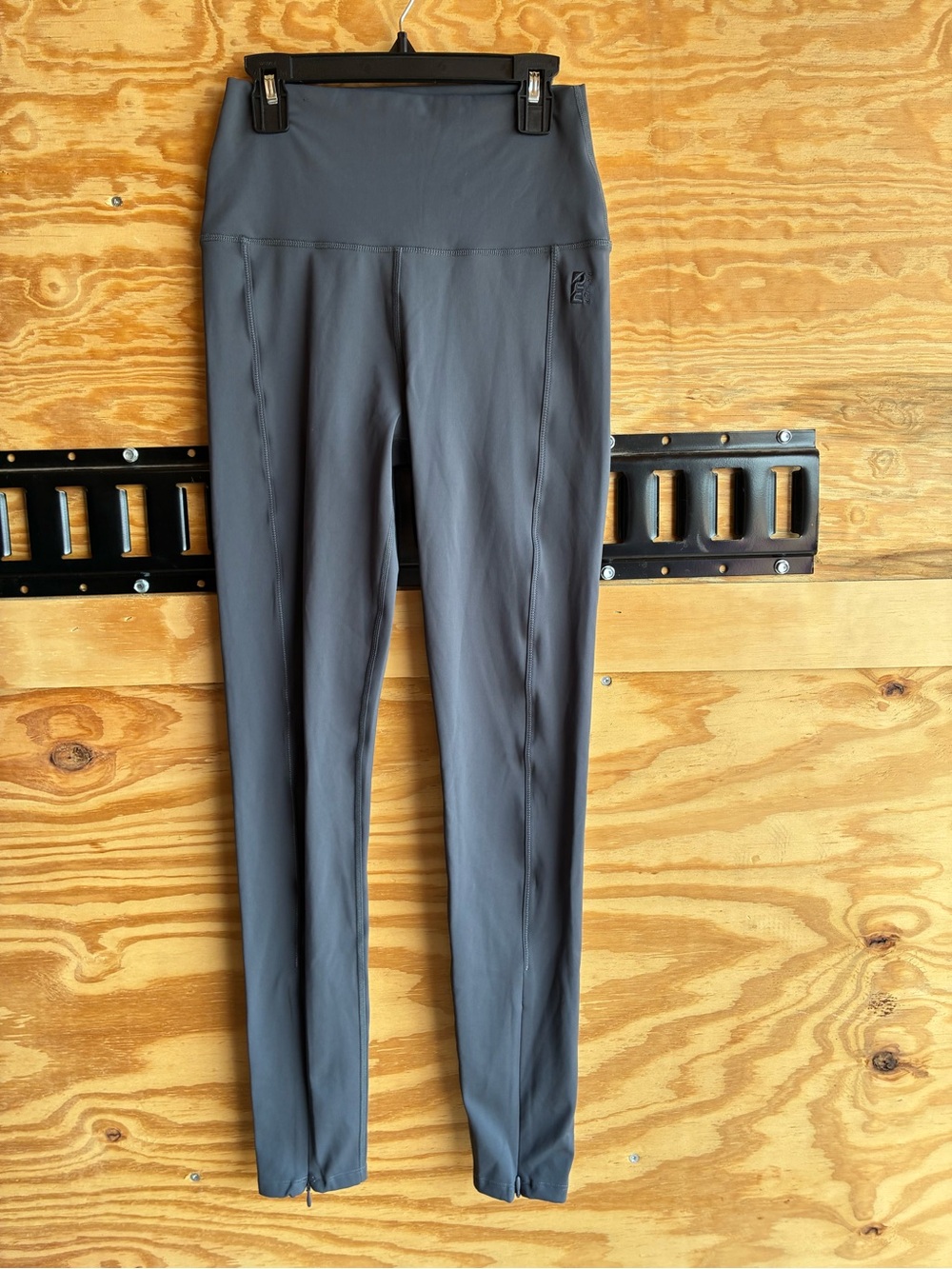 P.E. NATION RECALIBRATE LEGGINGS
Size Medium - Picture 4 of 8